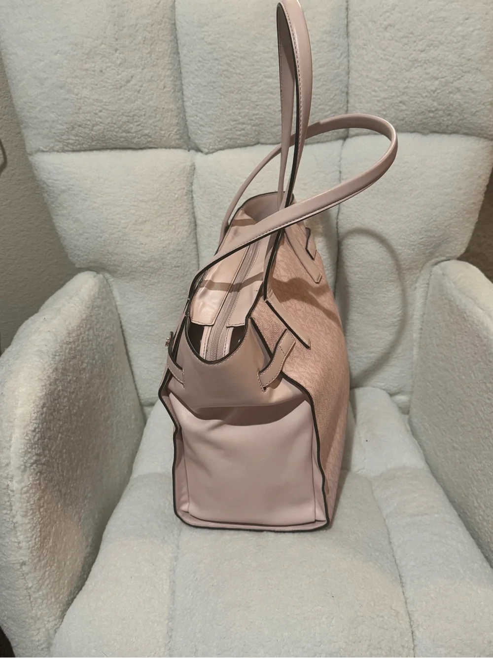Michael Kors Carmen Large North South Zip Tote (blush pink) - Picture 4 of 13